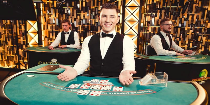 dealer Vai trò chính của người chia bàitrong bàn cược